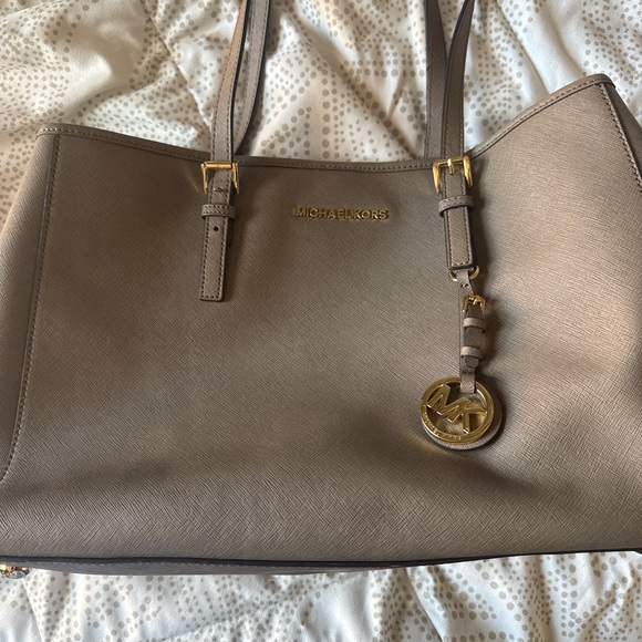 Grey/Brown Large Michael Kors purse with matching wallet - Picture 6 of 9